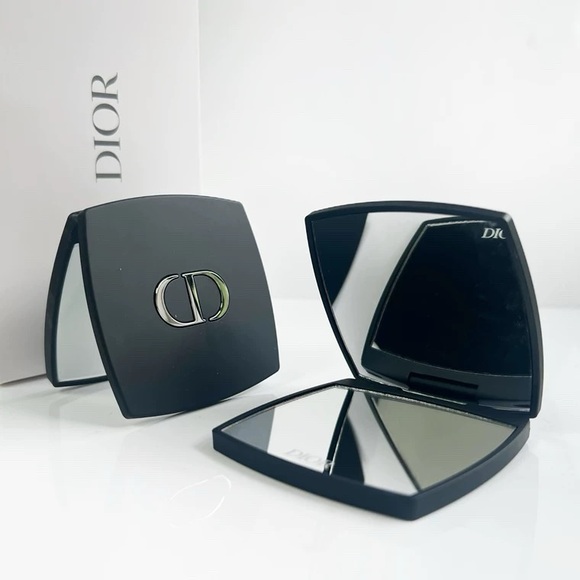 Dior Pocket Makeup Mirror - Picture 3 of 5